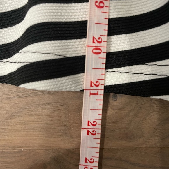 EUC Sz M Attention Blk & White Dress - Picture 8 of 8